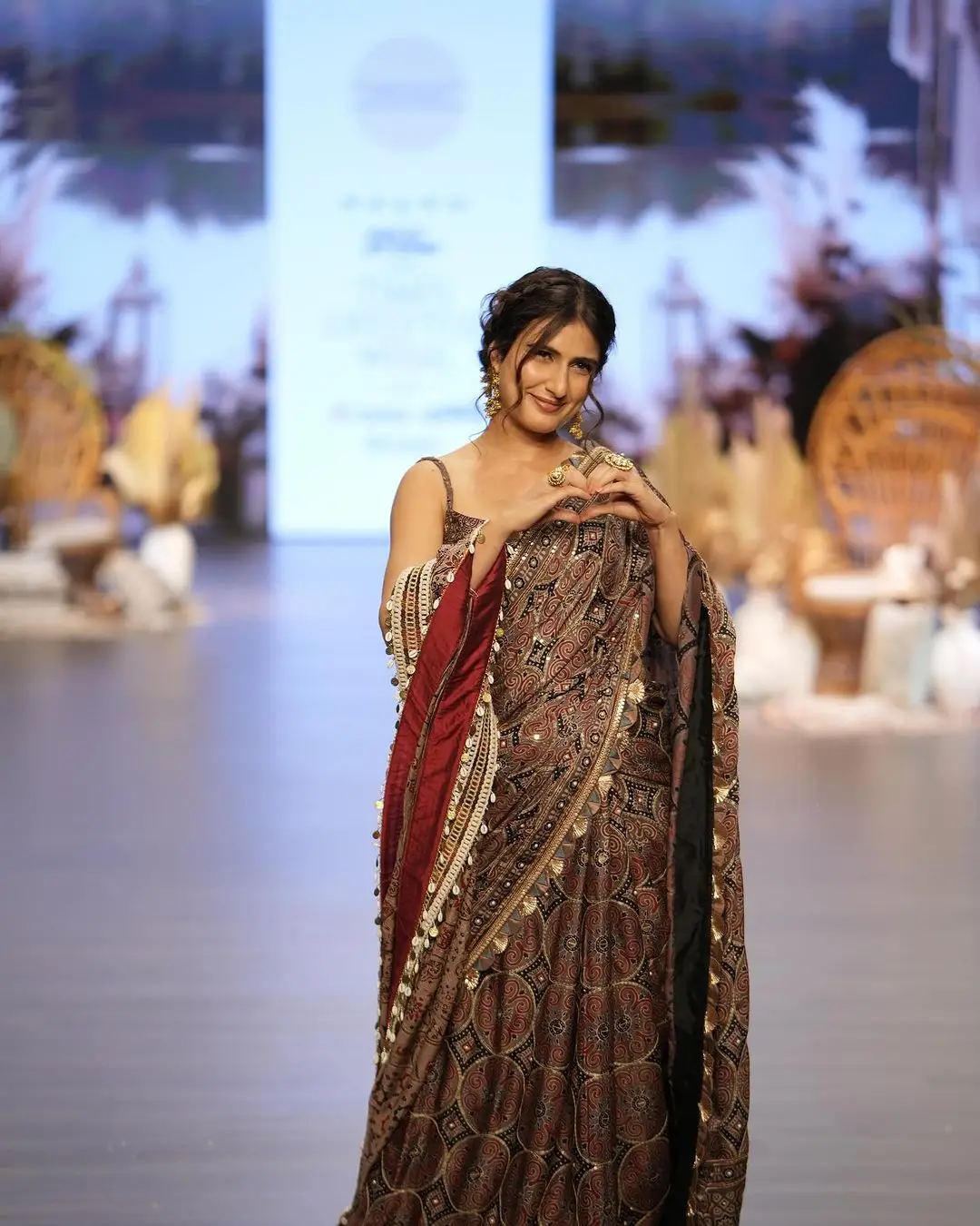 Fatima Sana Shaikh In Maroon Saree Sleeveless Blouse